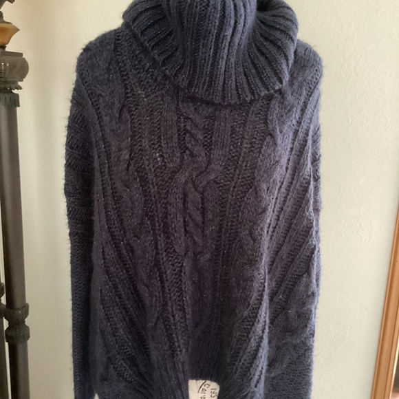 Jennifer Lopez Big Chunky Dark Blue Cable Knit Design Sweater - Picture 1 of 6